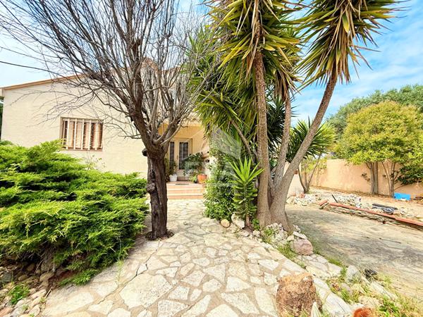 Perpignan "Las Cobas" - Maison  à vendre 4 faces, sous sol, jardin et piscine
