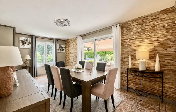 Maison de 196 m²