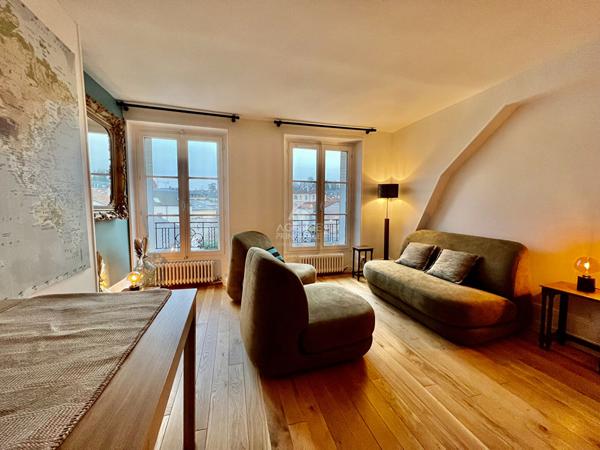 "Versailles Montreuil" Bel appartement de 2 pièces 30 m2 meublé et entièrement refait à neuf ! Loyer 1 129 €/mois charges comprises **  - Référence  13558