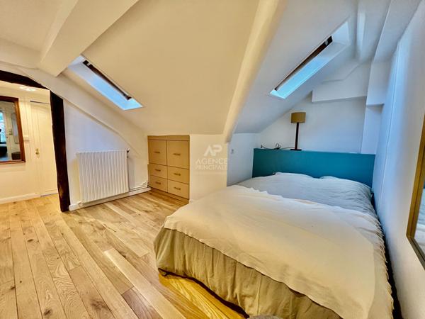 "Versailles Montreuil" Bel appartement de 2 pièces 30 m2 meublé et entièrement refait à neuf ! Loyer 1 129 €/mois charges comprises **  - Référence  13558