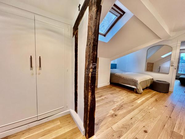 "Versailles Montreuil" Bel appartement de 2 pièces 30 m2 meublé et entièrement refait à neuf ! Loyer 1 129 €/mois charges comprises **  - Référence  13558