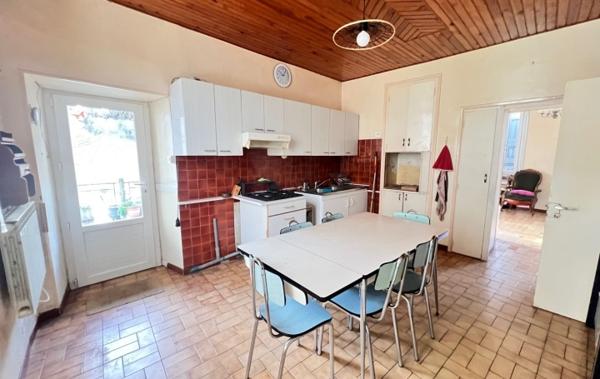 Vente Maison de ville avec terrasse - 2 garages - 2 appt. Saint-pons-de-thomieres   