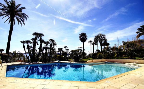 Cannes Palm Beach - Appartement en rez-de-jardin avec vue mer