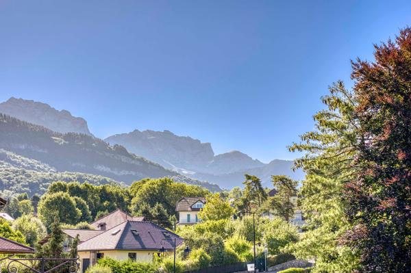 🏡 À vendre – Appartement T3 + mezzanine – Menthon-Saint-Bernard – Cœur du village