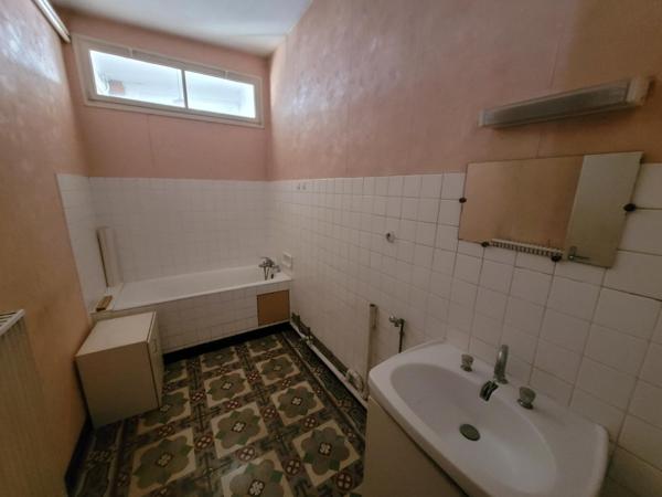 FERMETTE A RETAPER - Balesmes sur jardin 800m²