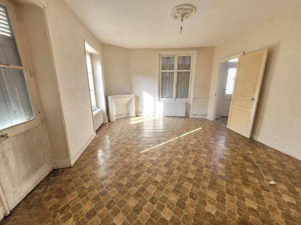 FERMETTE A RETAPER - Balesmes sur jardin 800m²