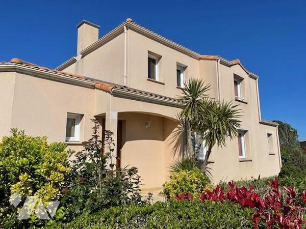 Maison 160m², 4 chambres et bureau, bus à 250m