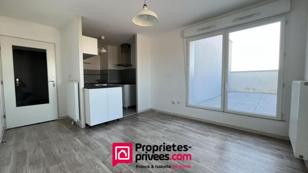 Appartement T2 - 38m² - grand balcon - place de parking - dernier étage