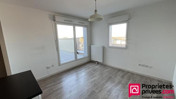 Appartement T2 - 38m² - grand balcon - place de parking - dernier étage