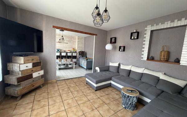 Maison à vendre    6 pièces •  Mennessis