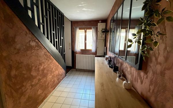 Maison à vendre    6 pièces •  Mennessis