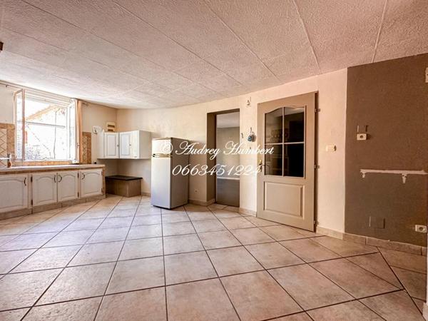 EXCLUSIVITE, RIEZ, MAISON DE VILLAGE au calme, 98 m² avec belles possibilités (investissement ou maison familiale)