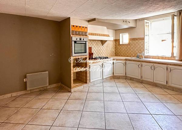 EXCLUSIVITE, RIEZ, MAISON DE VILLAGE au calme, 98 m² avec belles possibilités (investissement ou maison familiale)