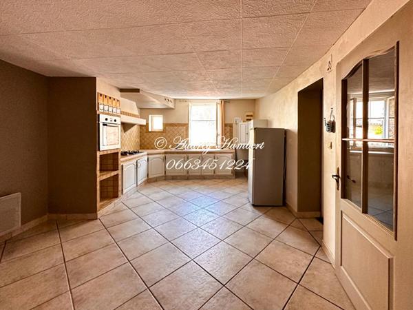 EXCLUSIVITE, RIEZ, MAISON DE VILLAGE au calme, 98 m² avec belles possibilités (investissement ou maison familiale)