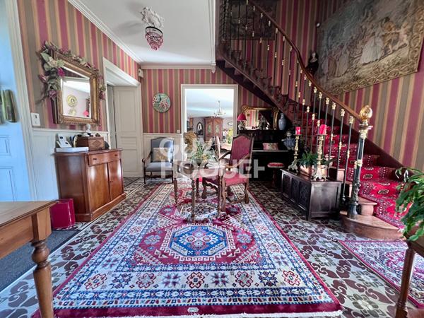 ST JEAN DE LIVERSAY : COUP DE COUR pour cette charentaise de 336 m² avec des dépendances, sur une belle parcelle de 3735 m².