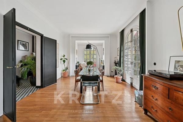 A vendre - Montmorency - Villa Basque signée Henri Moreels – deux dépendances, piscine Intérieure, t