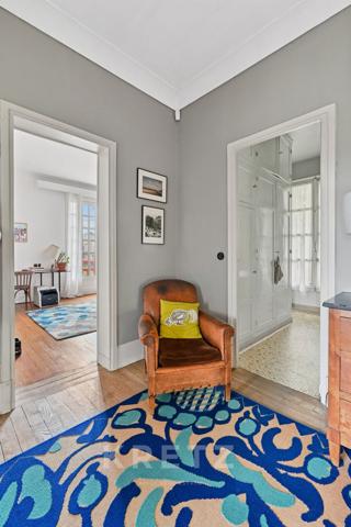 A vendre - Montmorency - Villa Basque signée Henri Moreels – deux dépendances, piscine Intérieure, t