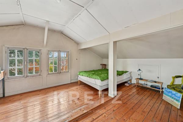 A vendre - Montmorency - Villa Basque signée Henri Moreels – deux dépendances, piscine Intérieure, t