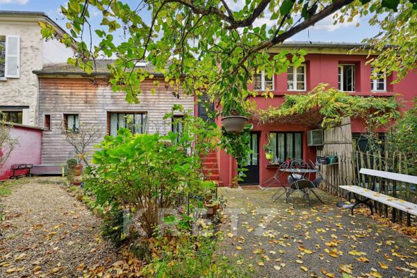 A vendre - Montmorency - Villa Basque signée Henri Moreels – deux dépendances, piscine Intérieure, t