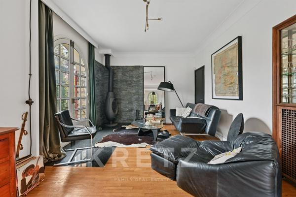 A vendre - Montmorency - Villa Basque signée Henri Moreels – deux dépendances, piscine Intérieure, t