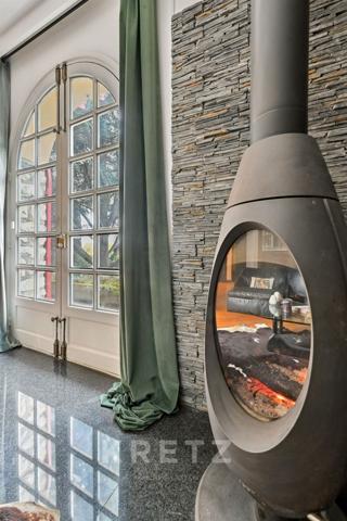 A vendre - Montmorency - Villa Basque signée Henri Moreels – deux dépendances, piscine Intérieure, t