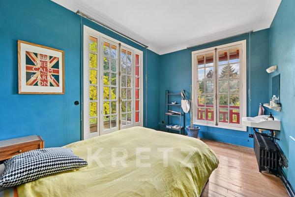 A vendre - Montmorency - Villa Basque signée Henri Moreels – deux dépendances, piscine Intérieure, t