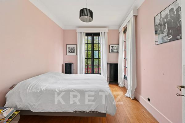 A vendre - Montmorency - Villa Basque signée Henri Moreels – deux dépendances, piscine Intérieure, t