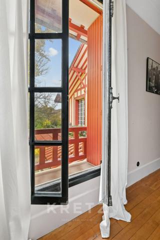 A vendre - Montmorency - Villa Basque signée Henri Moreels – deux dépendances, piscine Intérieure, t