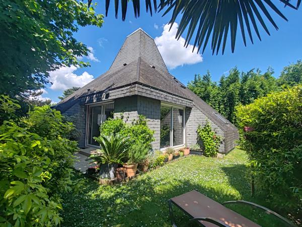 TOURS NORD, maison d'architecte, 4 chambres, jardin, sous-sol