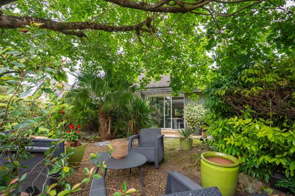TOURS NORD, maison d'architecte, 4 chambres, jardin, sous-sol