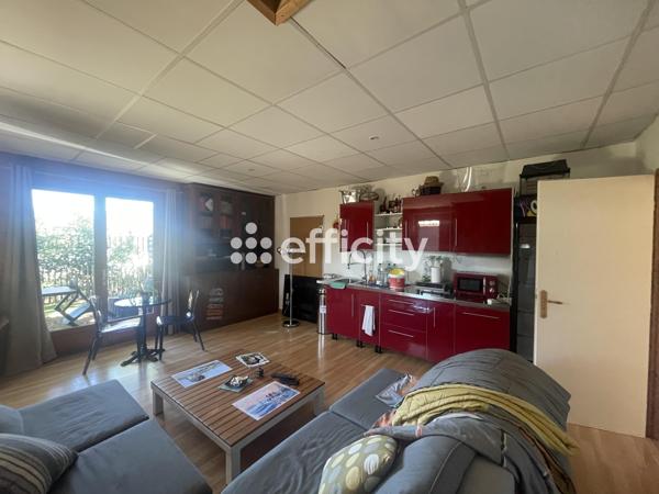 Fonds De Commerce
        
        - 173 m² 198 000 € *