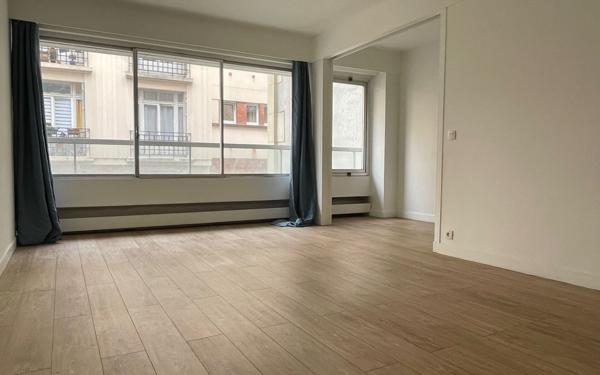 Appartement à vendre    1 pièce • 40,35 m2 Paris 16
