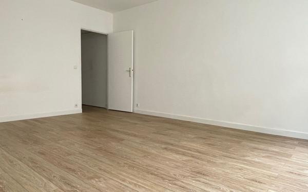 Appartement à vendre    1 pièce • 40,35 m2 Paris 16