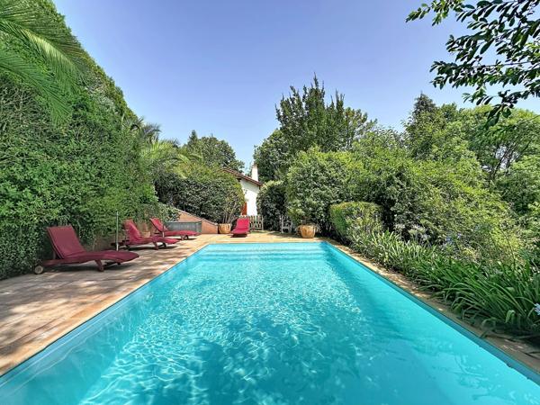 Vente Maison de luxe Saint-Pée-sur-Nivelle 7 Pièces 181 m²