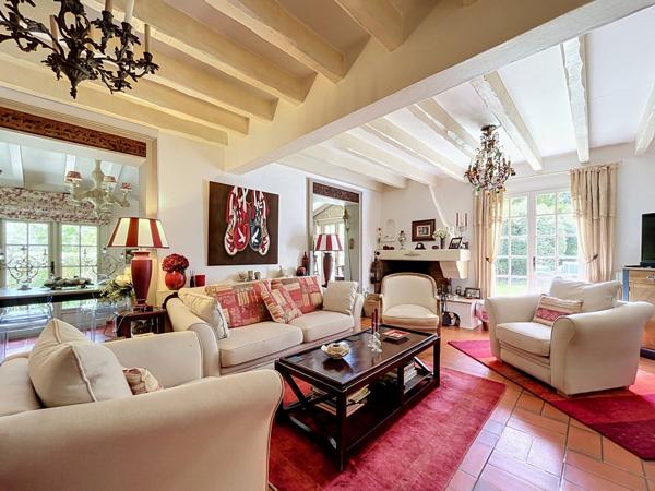 Vente Maison de luxe Saint-Pée-sur-Nivelle 7 Pièces 181 m²