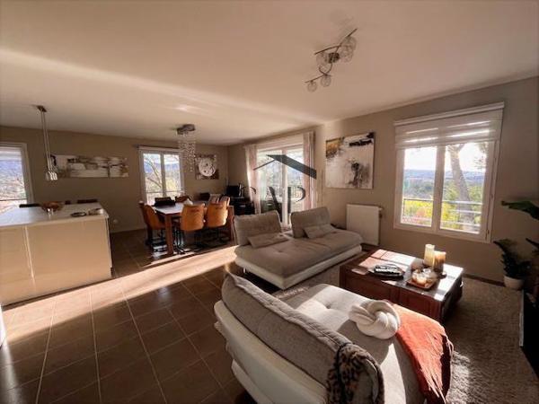 Bouc-Bel-Air (13320) Superbe appartement T3 de 82m2 avec terrasse garage et parking extérieur à BOUC BEL AIR