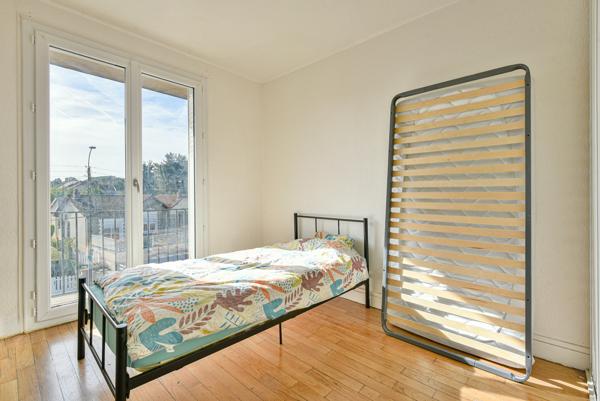Immeuble
        
        - 200 m² Exclusivité 165 900 €*