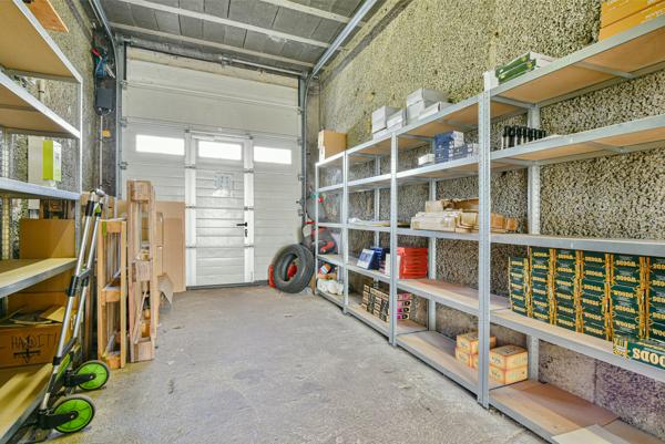 Immeuble
        
        - 200 m² Exclusivité 165 900 €*