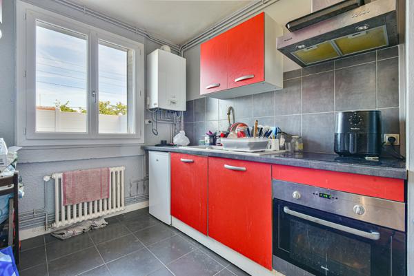 Immeuble
        
        - 200 m² Exclusivité 165 900 €*