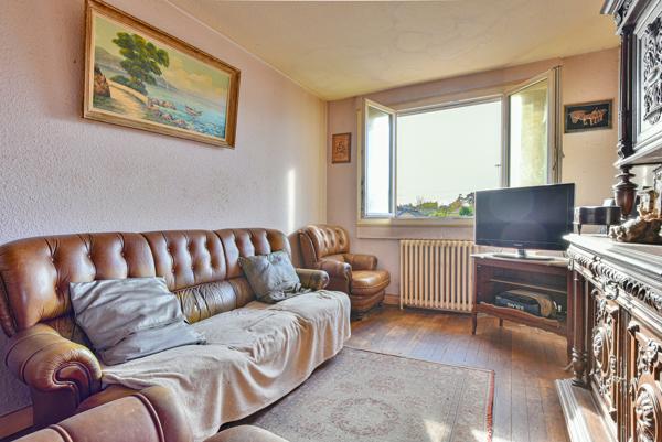 Immeuble
        
        - 200 m² Exclusivité 165 900 €*