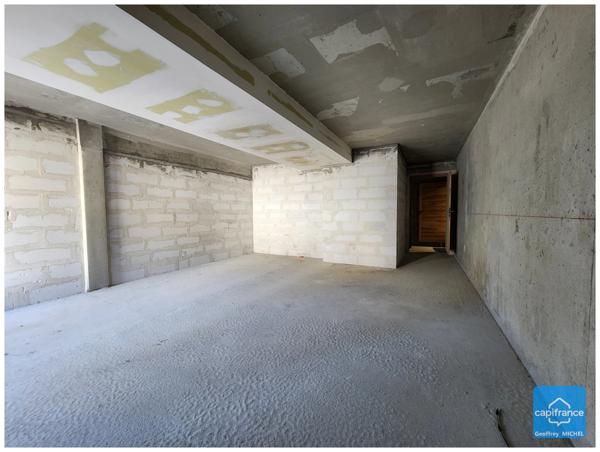 Local commercial à vendre à l’Alpe d’Huez – 49,70 m² – Box de stationnement