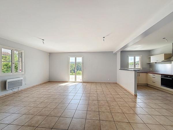 Maison de 105m2, 4 chambres, terrain de 730m2 au calme