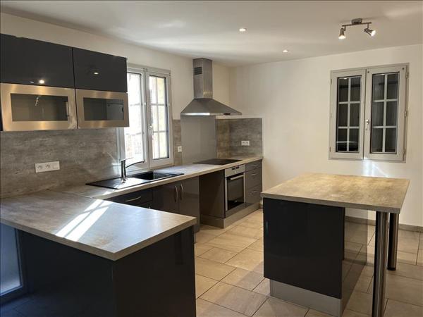 Maison à louer 675 € CC DOMME 3 p 79 m² DPE C