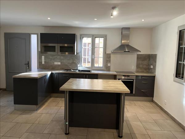 Maison à louer 675 € CC DOMME 3 p 79 m² DPE C