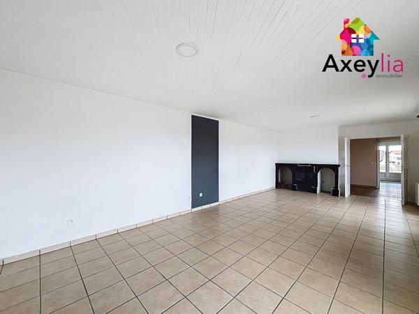 Ambierle (42820) A LOUER - AMBIERLE - MAISON PLAIN PIED, 4 CHAMBRES, TERRAIN ET GRAND GARAGE