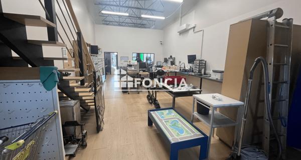 À vendre Local commercial 131 m² - Bessines 79000