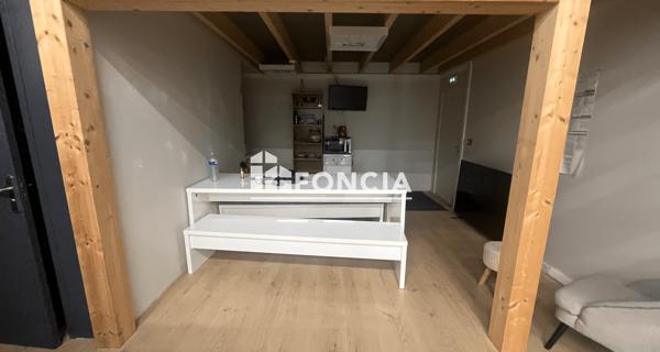 À vendre Local commercial 131 m² - Bessines 79000