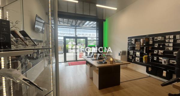 À vendre Local commercial 131 m² - Bessines 79000