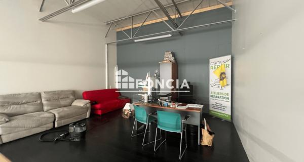 À vendre Local commercial 131 m² - Bessines 79000
