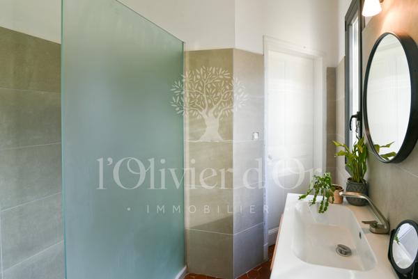 Vaison-la-Romaine (84110) Maison des années 30 rénovée dans quartier prisé